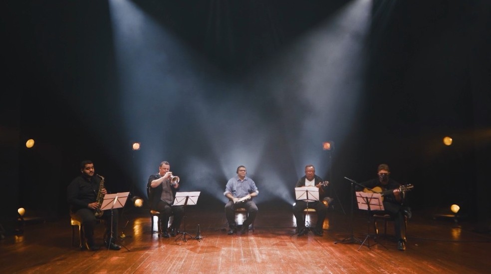 Músicos fazem homenagem ao Zailton Sarmento no Projeto Teatro Deodoro 110 anos — Foto: Reprodução/Youtube